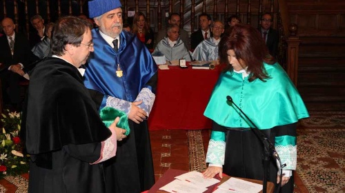 Ceremonia de doctorado en el paraninfo de la UAH 