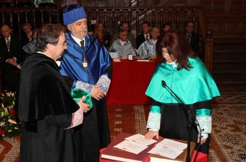 Ceremonia de doctorado en el paraninfo de la UAH 
